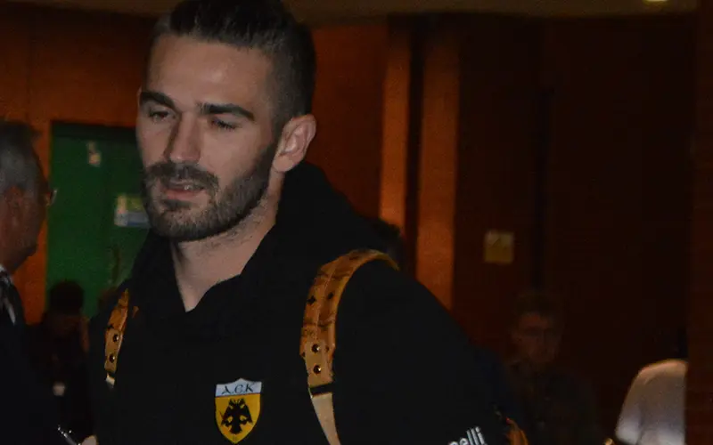 Marko Livaja u trenirci AEK-a